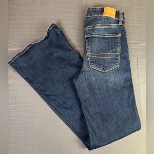 American Eagle Super High-Rise Flare Jeans Women’s Size 2 Regular – Dark Wash